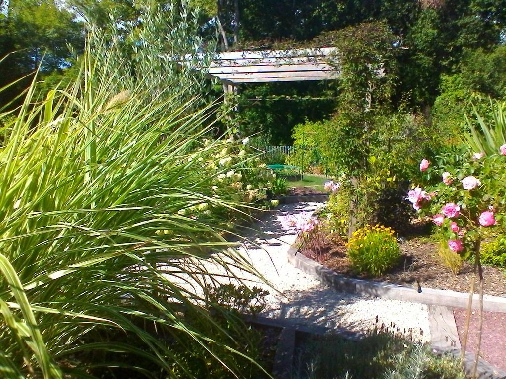 Bed and Breakfast Les Muscaris Le Minihic-sur-Rance Exterior foto